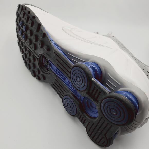 Mens Size 11 Nike Sneakers Shox R4 Metallic Silver Deep Royal Blue HQ1988-102 main image 5